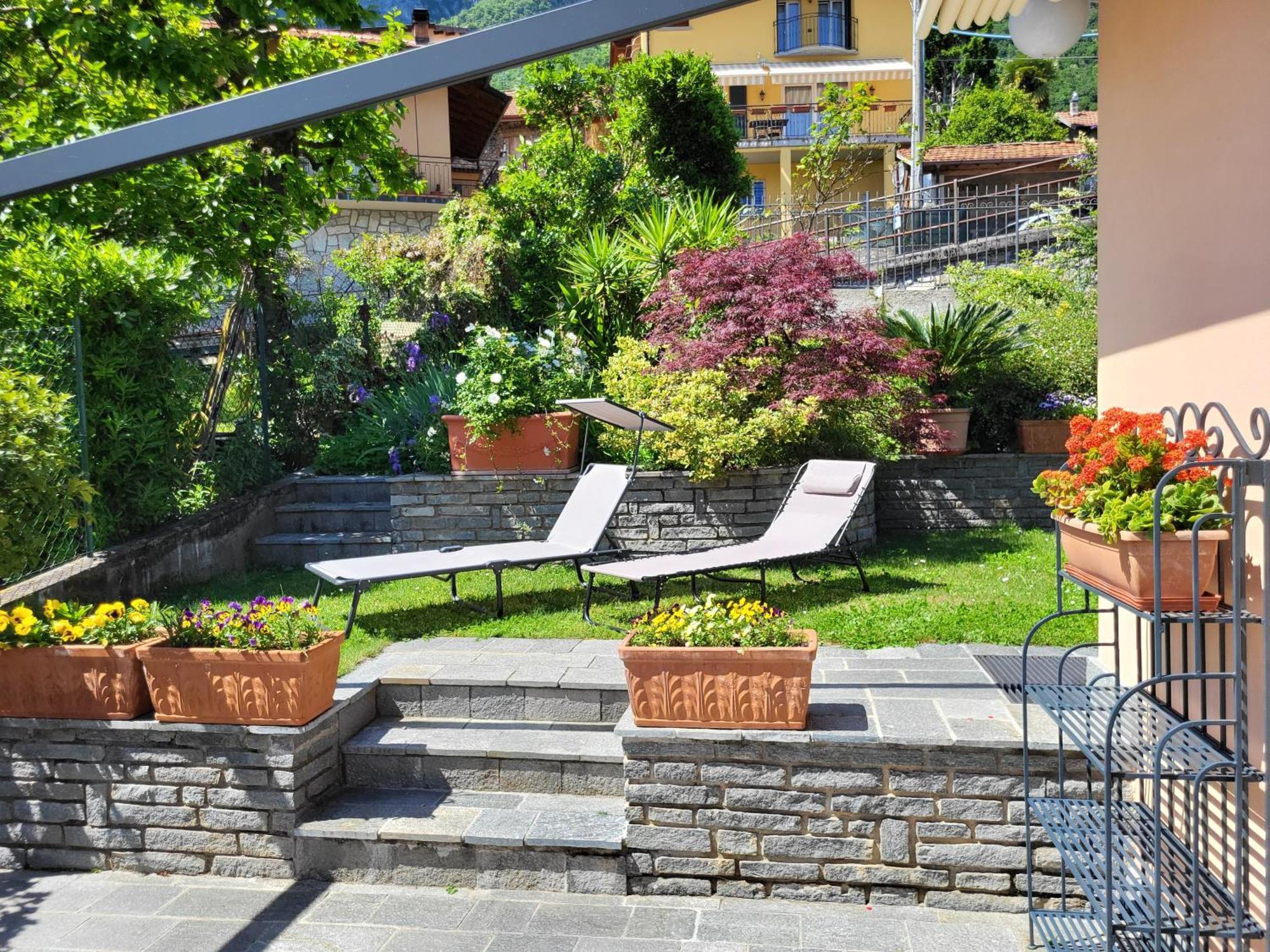 Casa Intignano - Appartamento Con Terrazzo Vista Lago Tremezzo Rum bild